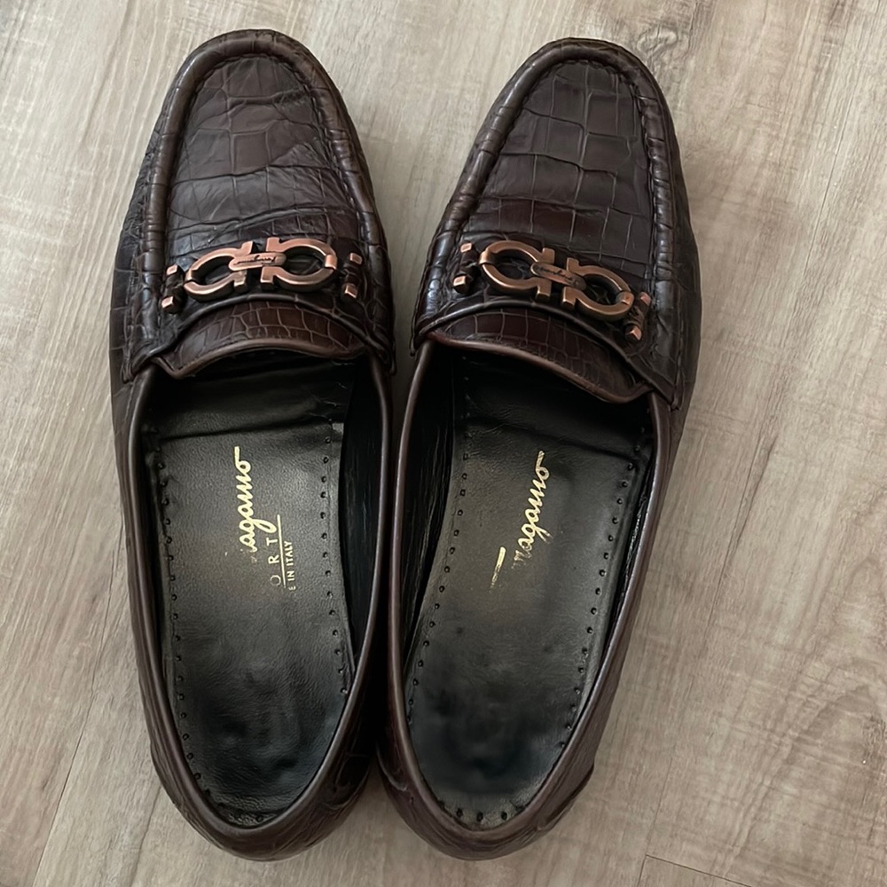 Ferragamo leather flats, size 6 1/2. Good condition.